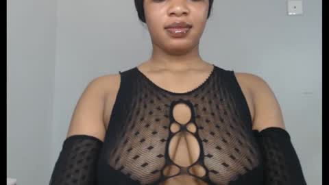 Snapshot of choco_chocox chatting on 6, 10, 2025 ESTHER online show from 6, 10, 2025