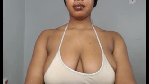 Snapshot of choco_chocox chatting on 9, 10, 2025 ESTHER online show from 9, 10, 2025