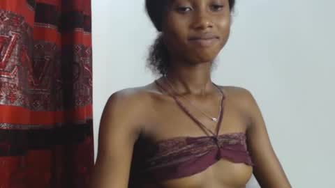 Snapshot of choco_petitqueen chatting on 14, 12, 2024 choco_petitqueen online show from 14, 12, 2024