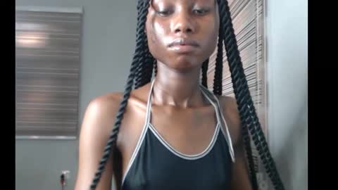 choco_petitqueen online show from 7, 11, 2025