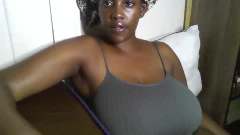 Snapshot of chocolate_queen25 chatting on 21, 4, 2026 chocolate queen25 online show from 21, 4, 2026