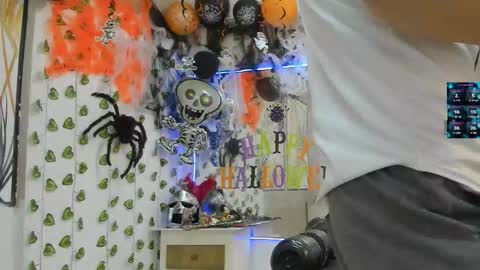 Snapshot of choreythaiylor chatting on 15, 10, 2025 Chorey Thaylor online show from 15, 10, 2025
