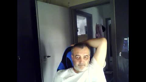 Snapshot of chris250268 chatting on 20, 6, 2026 Chris online show from 20, 6, 2026
