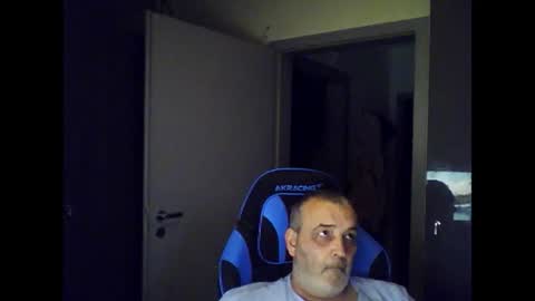 Snapshot of chris250268 chatting on 4, 7, 2026 Chris online show from 4, 7, 2026