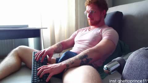 redhead thief of sausages and hearts online show from 1, 6, 2026