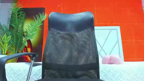chris_grey2 online show from 14, 6, 2026