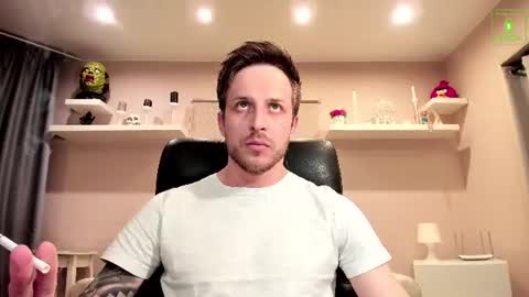 Snapshot of chriscarrey chatting on 12, 6, 2026 Chris online show from 12, 6, 2026