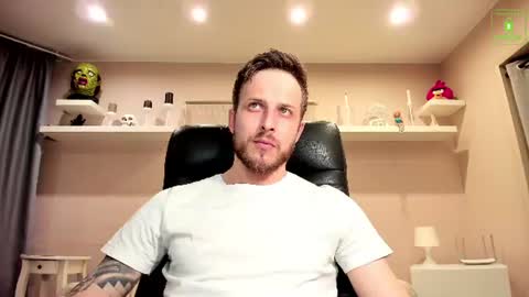 Snapshot of chriscarrey chatting on 26, 7, 2026 Chris online show from 26, 7, 2026
