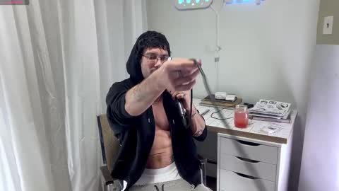 Content creator  artist online show from 18, 11, 2025