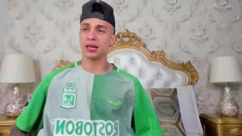 Chris online show from 4, 12, 2025