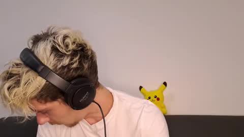 Christopher online show from 21, 10, 2025