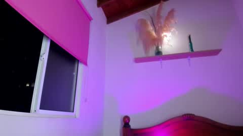 Hi dont forguet to follow me    online show from 10, 11, 2025