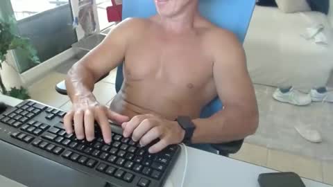 Snapshot of christiano1977 chatting on 24, 4, 2026 Michael USA online show from 24, 4, 2026