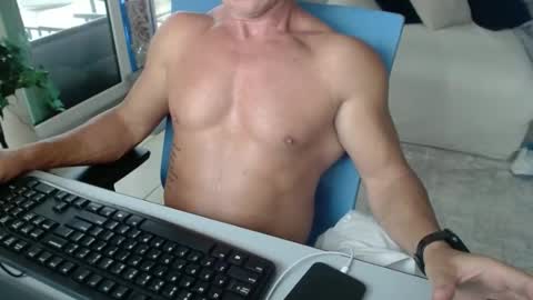 Snapshot of christiano1977 chatting on 27, 4, 2026 Michael USA online show from 27, 4, 2026