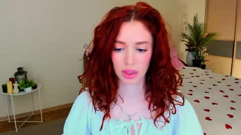 christinaconteeree online show from 26, 6, 2026