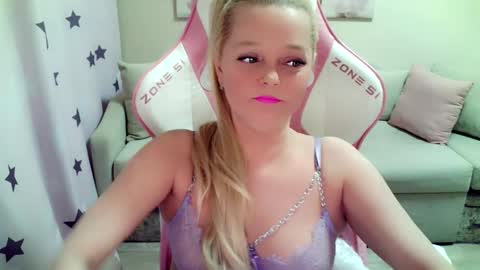 Snapshot of christirose chatting on 7, 2, 2026 Christi online show from 7, 2, 2026