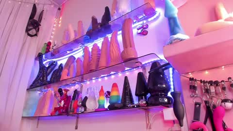 Snapshot of christymilk1 chatting on 6, 1, 2025 christy online show from 6, 1, 2025