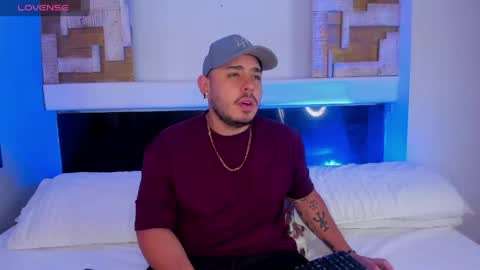 Snapshot of chriswyles chatting on 27, 4, 2026 Chris online show from 27, 4, 2026