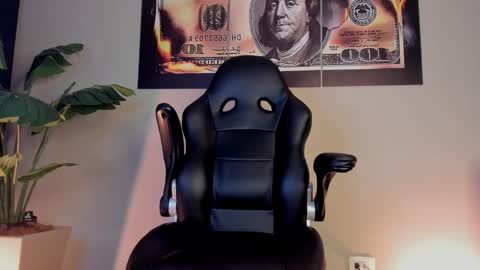 chrizmacgregor online show from 28, 2, 2026