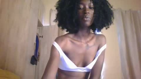 Snapshot of chroe22 chatting on 25, 4, 2026 chroe22 online show from 25, 4, 2026