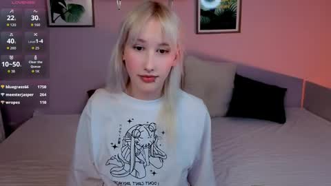 Snapshot of chrome_heartz chatting on 29, 3, 2026 EvaBlonde TayaBrunette EliieBlack hair online show from 29, 3, 2026