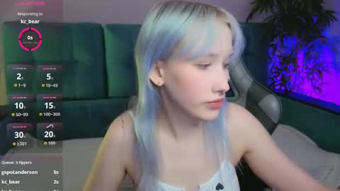 Snapshot of chrome_heartz chatting on 19, 4, 2026 EvaBlonde TayaBrunette EliieBlack hair online show from 19, 4, 2026