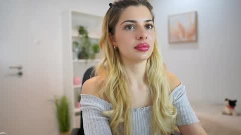 Snapshot of chronic__love chatting on 22, 1, 2025 chronic love online show from 22, 1, 2025
