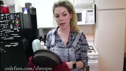 Snapshot of chrysanthulu chatting on 26, 9, 2025 Chrys online show from 26, 9, 2025