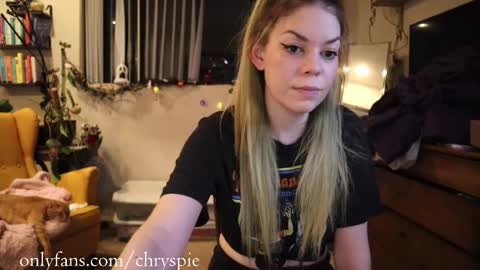 Snapshot of chrysanthulu chatting on 18, 10, 2025 Chrys online show from 18, 10, 2025