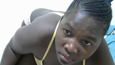 Snapshot of chubby_queenie07 chatting on 19, 2, 2025 DivaDee online show from 19, 2, 2025