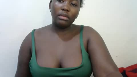 Snapshot of chubby_queenie07 chatting on 3, 10, 2025 DivaDee online show from 3, 10, 2025