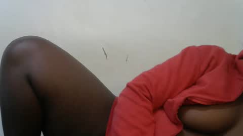 Snapshot of chubby_queenie07 chatting on 29, 10, 2025 DivaDee online show from 29, 10, 2025