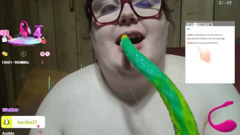 Snapshot of chubbydevil22 chatting on 18, 11, 2025 kenli online show from 18, 11, 2025