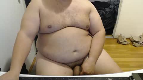 Snapshot of chubbyvix chatting on 17, 12, 2025 AstorYvr online show from 17, 12, 2025