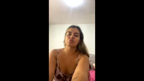 Snapshot of cielo_sky_blue chatting on 8, 6, 2026 Azul online show from 8, 6, 2026