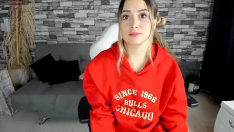 Ciindy Lovers online show from 2, 10, 2025