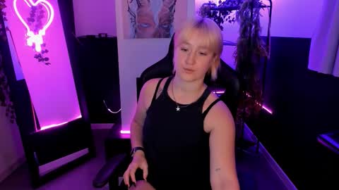 Snapshot of cinbellamy chatting on 23, 9, 2025 Cin Bellamy online show from 23, 9, 2025