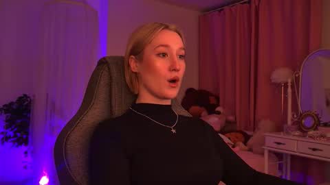 Snapshot of cinbellamy chatting on 6, 2, 2026 Cin Bellamy online show from 6, 2, 2026