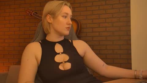 Snapshot of cinbellamy chatting on 15, 2, 2026 Cin Bellamy online show from 15, 2, 2026