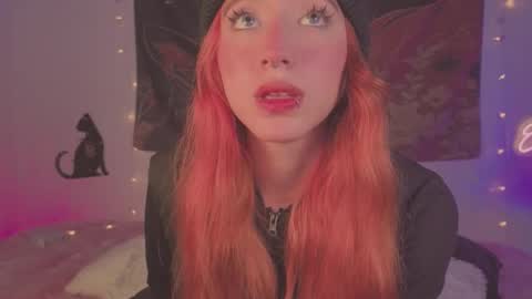 Snapshot of cinderella_lewis chatting on 22, 3, 2026 Sofi Eva and Mey online show from 22, 3, 2026