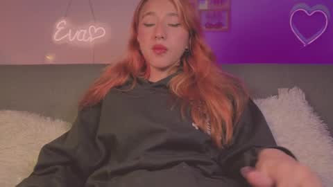 Snapshot of cinderella_lewis chatting on 4, 4, 2026 Sofi Eva and Mey online show from 4, 4, 2026