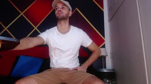 Snapshot of cindyandcarlo chatting on 12, 1, 2025 CindyandCarlo online show from 12, 1, 2025