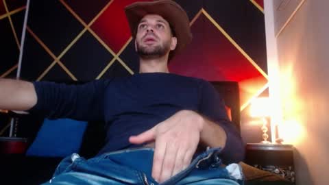 Snapshot of cindyandcarlo chatting on 16, 1, 2025 CindyandCarlo online show from 16, 1, 2025