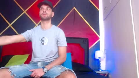 Snapshot of cindyandcarlo chatting on 1, 3, 2025 CindyandCarlo online show from 1, 3, 2025