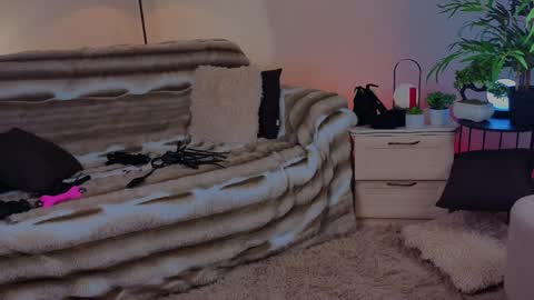 Snapshot of cindybekitty chatting on 6, 4, 2026 Cindy online show from 6, 4, 2026