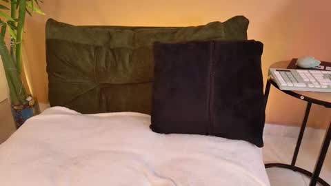 cinnamon_kyla online show from 2, 12, 2025