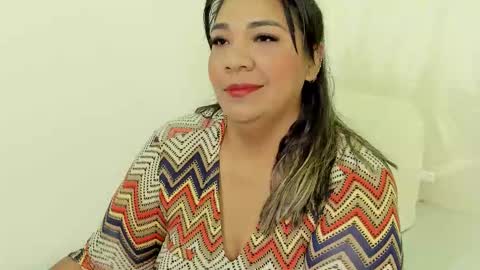 Snapshot of cinnamon_skin01 chatting on 2, 3, 2026 Nailha online show from 2, 3, 2026