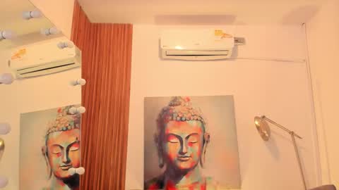 Cintia online show from 3, 12, 2025