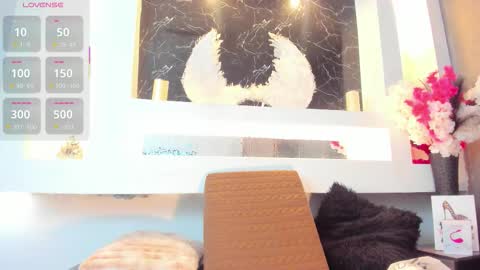 Cinthya  online show from 11, 11, 2025