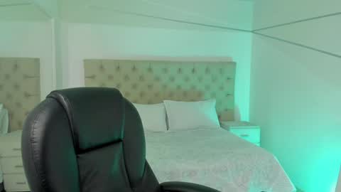 Snapshot of cintiacolins chatting on 13, 12, 2024 CintiaCollins online show from 13, 12, 2024